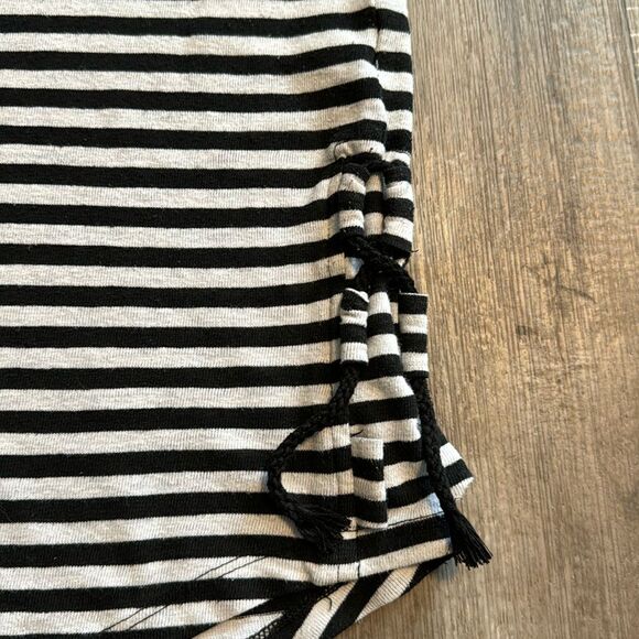 OLD NAVY-classic t-shirt- size L‎ - Picture 2 of 6